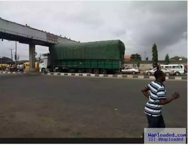 Heavy Truck Stuck Under Ikeja Bridge in Lagos (Photos)